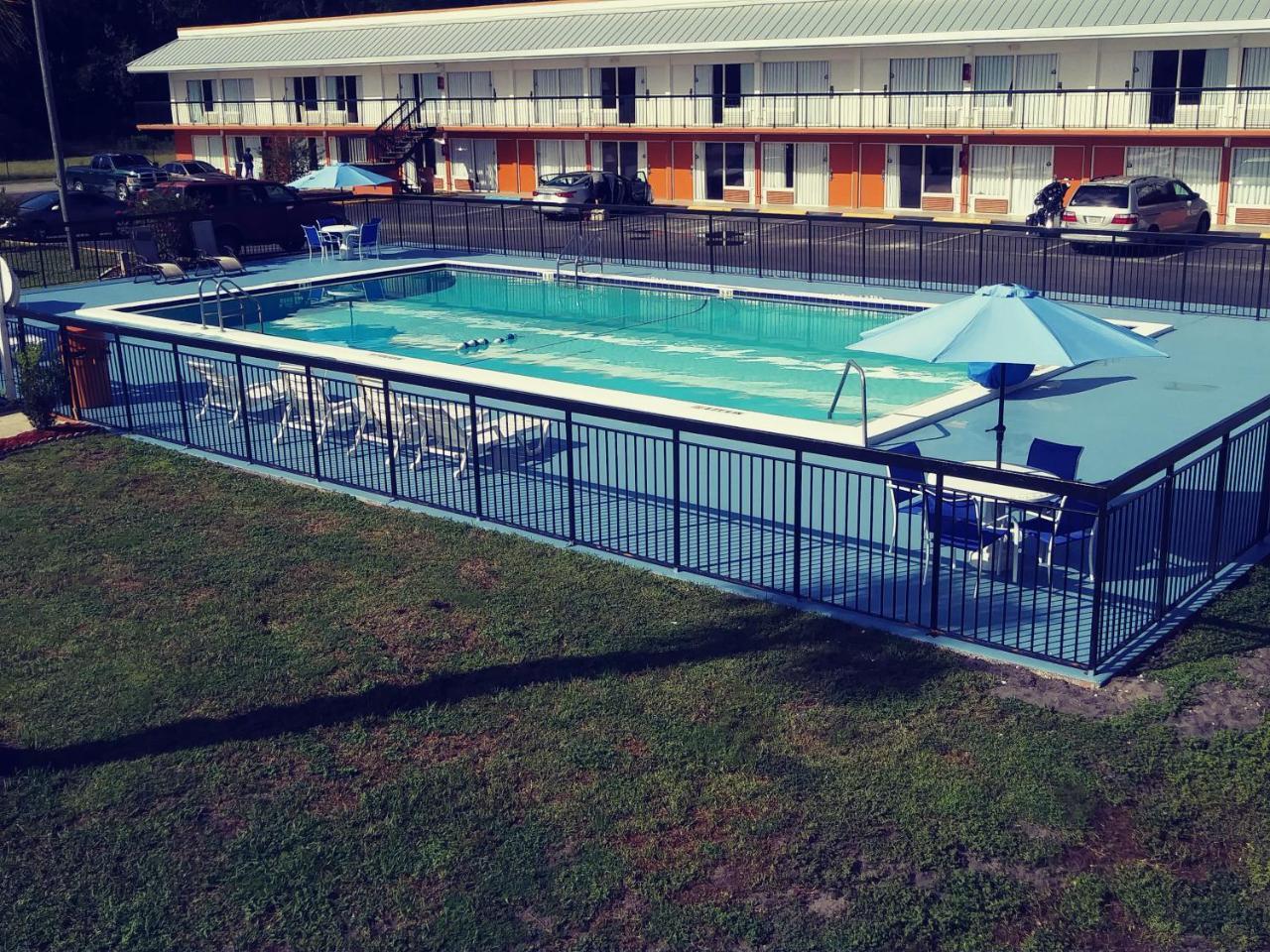 Days Inn By Wyndham Wildwood I-75 Exterior photo